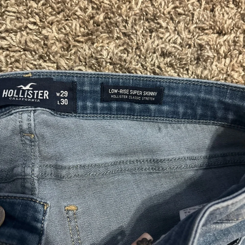 Hollister Women's Blue Distressed Skinny Jeans